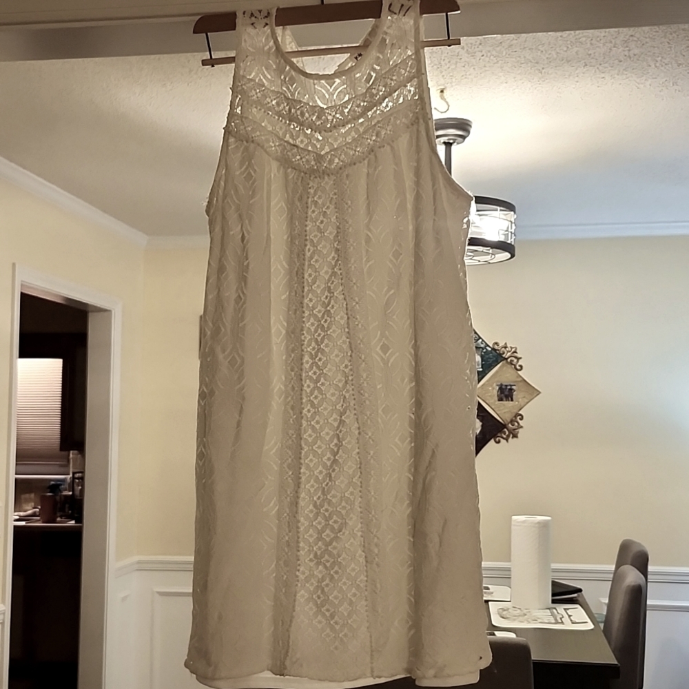 Dress - Picture 3 of 3